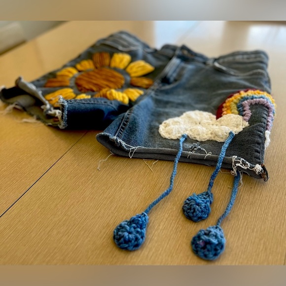 CUSTOM EMBROIDERED HIPPIE SHORTS - Picture 2 of 13